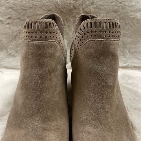 Vince Camuto Boots French Taupe Suede Leather Fileana - Womens Size 6.5M - Picture 4 of 13